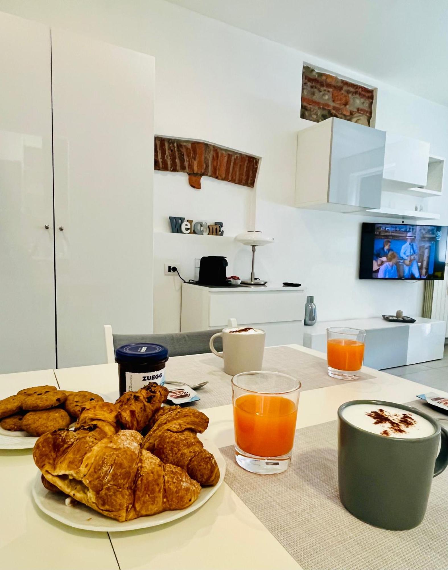Beddy & Breakfast 2 - Il Cortino Lägenhet Cesano Maderno Exteriör bild